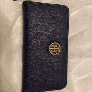 Tommy Hilfiger wallet